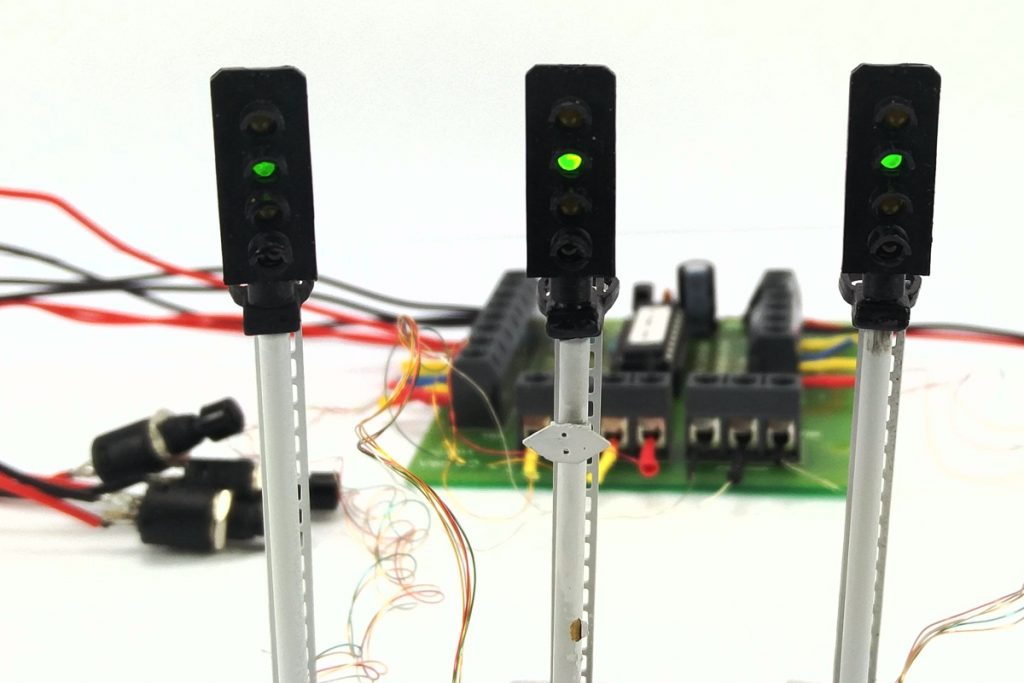 00 Gauge Model Railway Four Aspect Block Signaling Pack